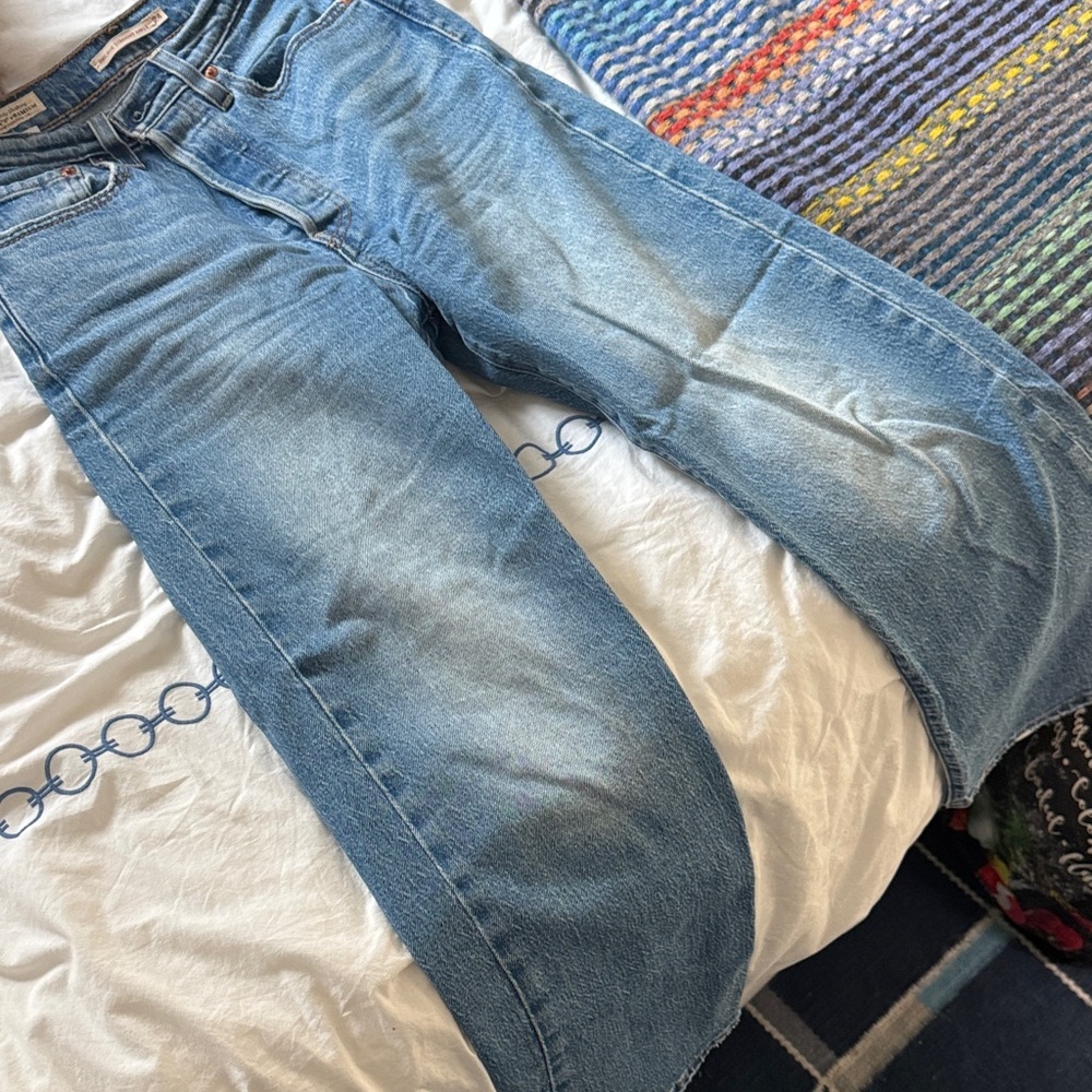 Levi’s ribcage straight ankle jeans size 24